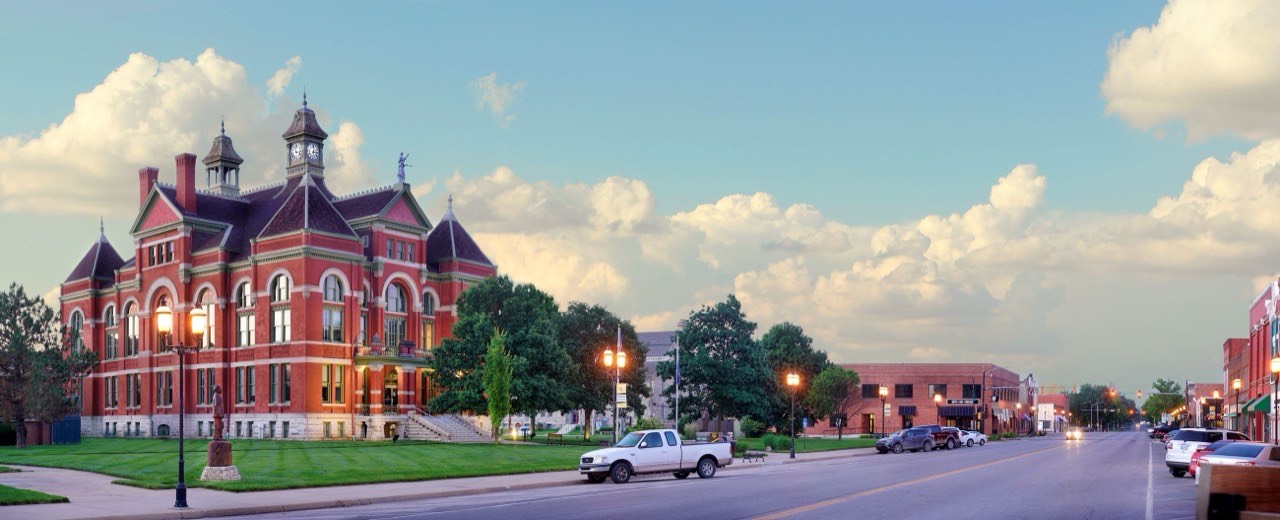 Franklin County Courthouse and downtown Ottawa, Kansas at dusk